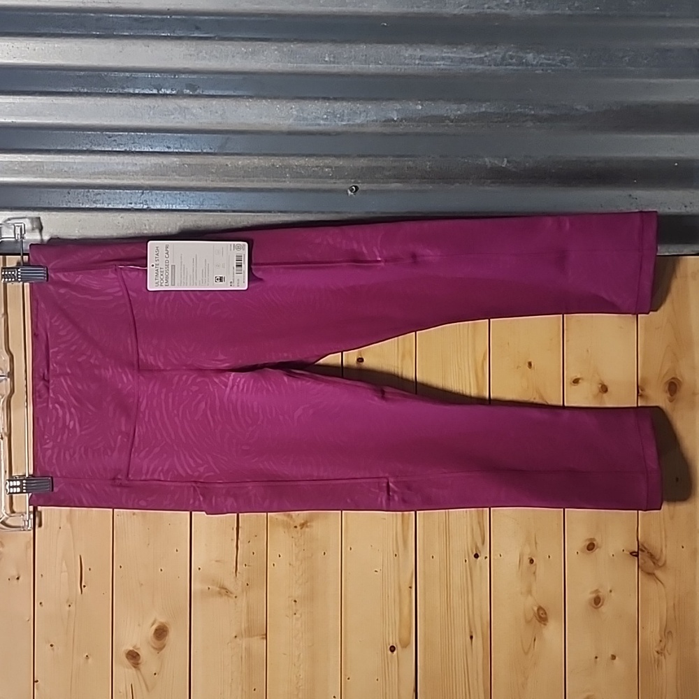Athleta Stash Pocket Capri NEW Size XS